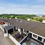 Isbiorn - 300m From The Sea By Interhome
