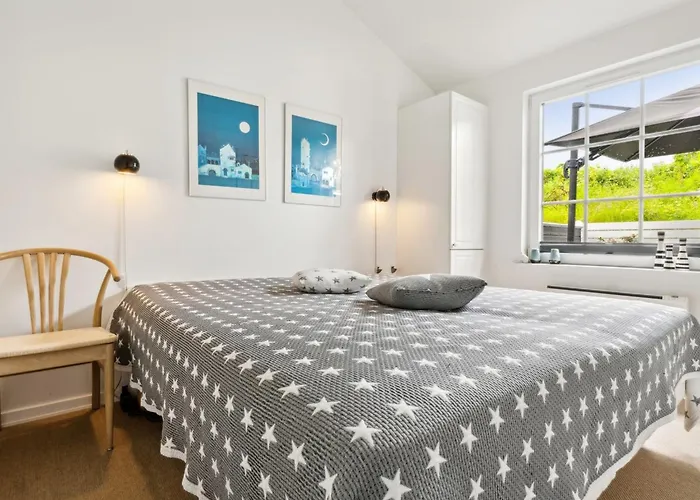 Isbiorn - 300m From The Sea By Interhome * オーベンロー